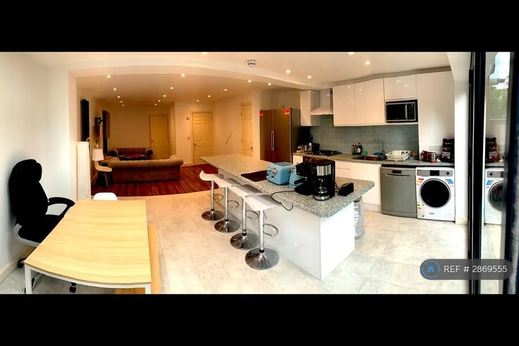 1 bedroom house share for rent