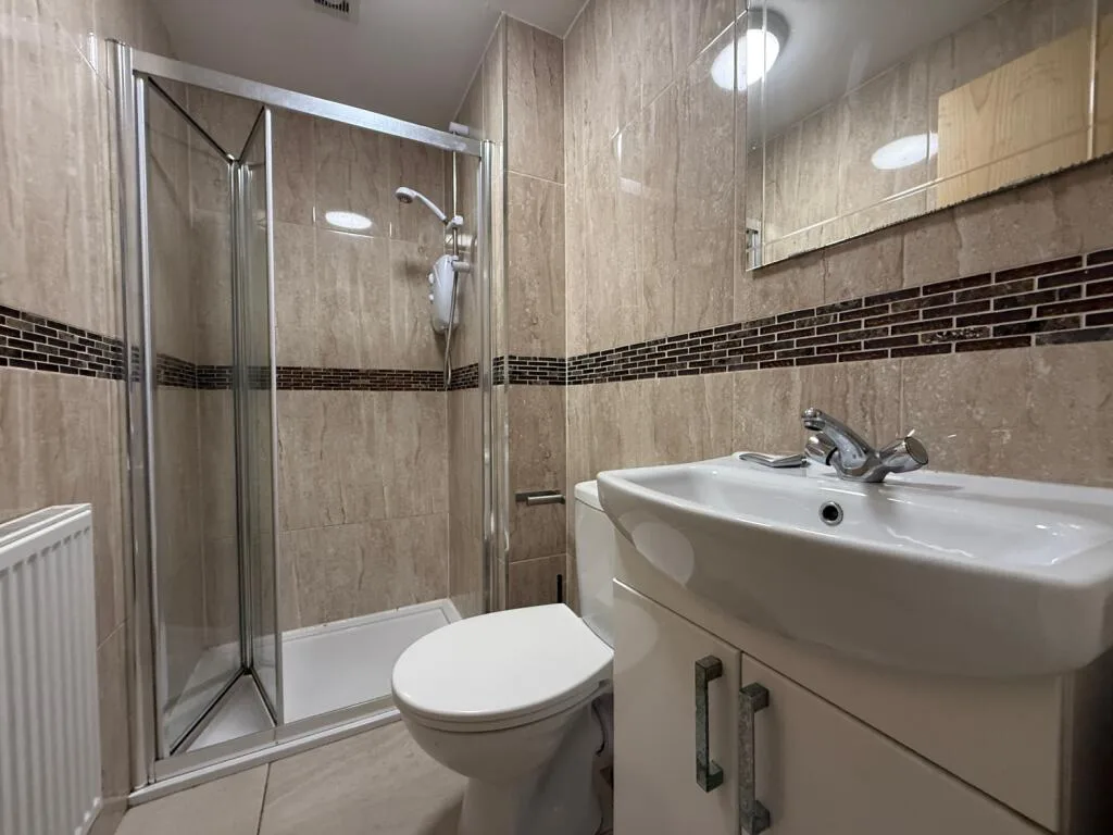 8 bedroom terraced house for rent
