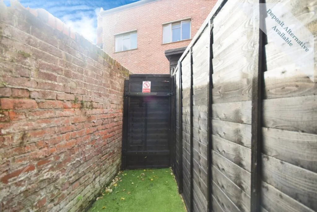 3 bedroom maisonette for rent