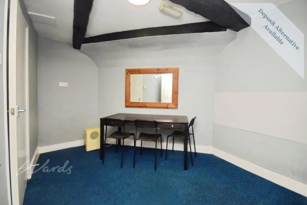 3 bedroom maisonette for rent