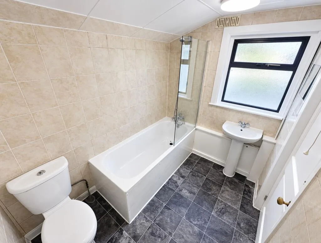 4 bedroom flat for rent