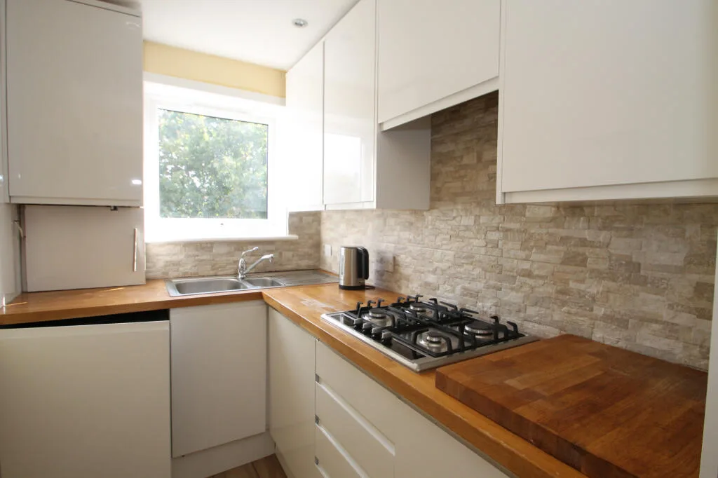 4 bedroom maisonette for rent