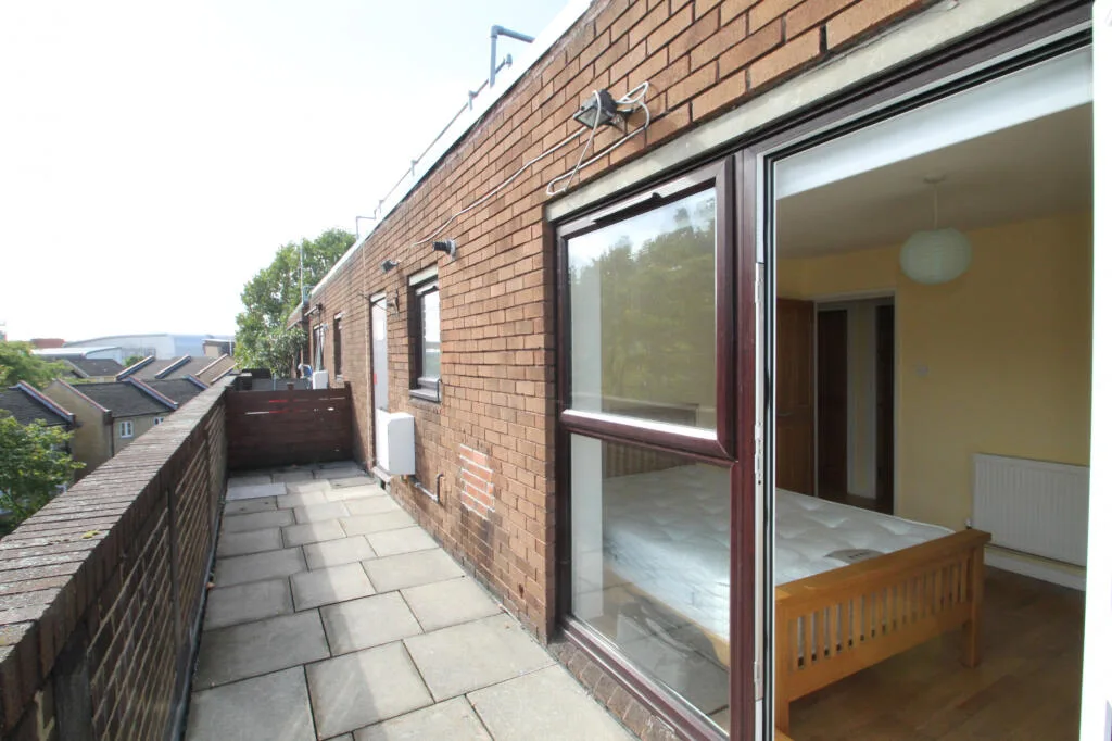 4 bedroom maisonette for rent