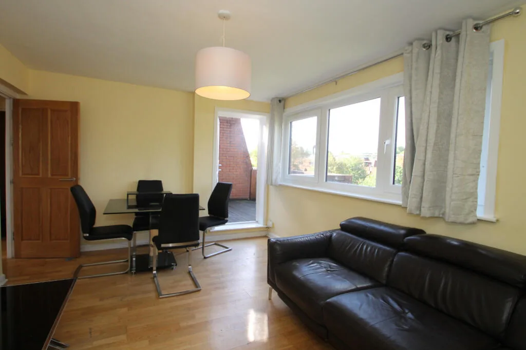 4 bedroom maisonette for rent