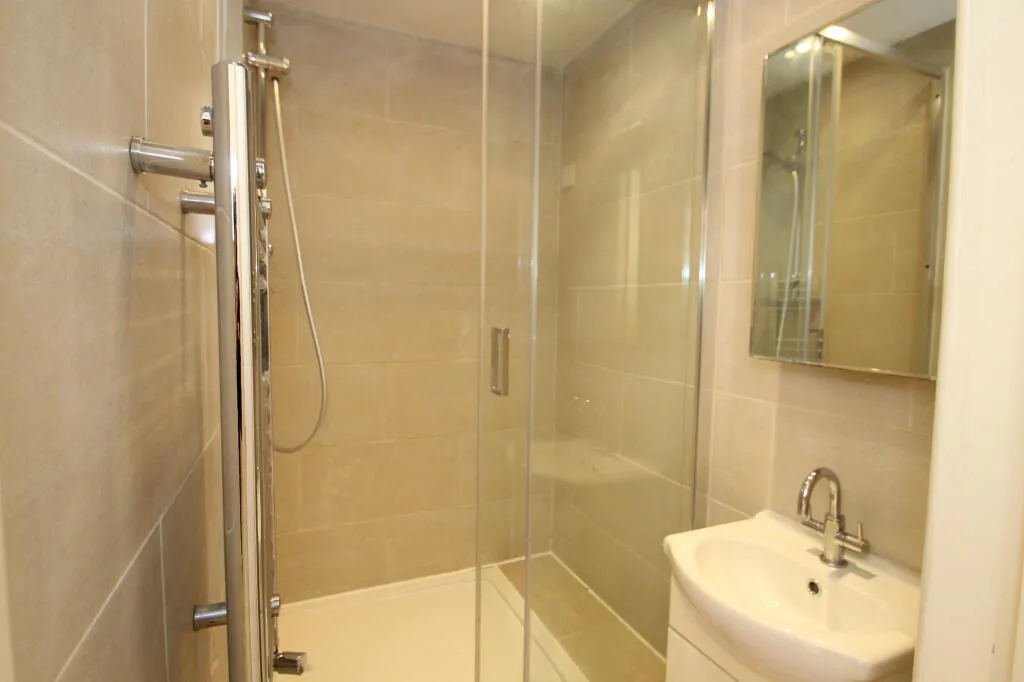 4 bedroom maisonette for rent