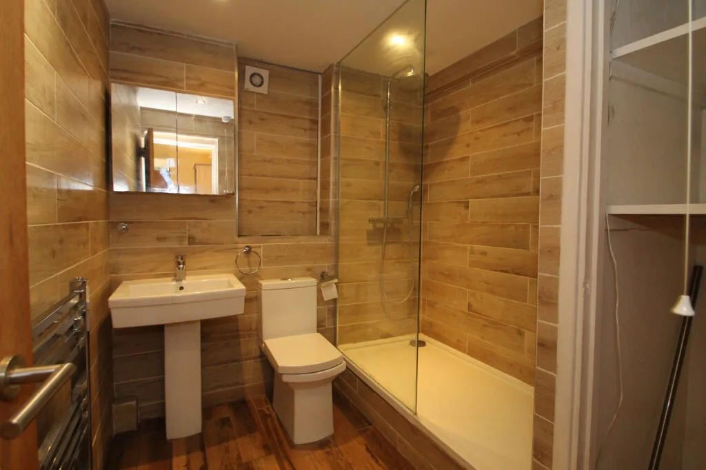 4 bedroom maisonette for rent