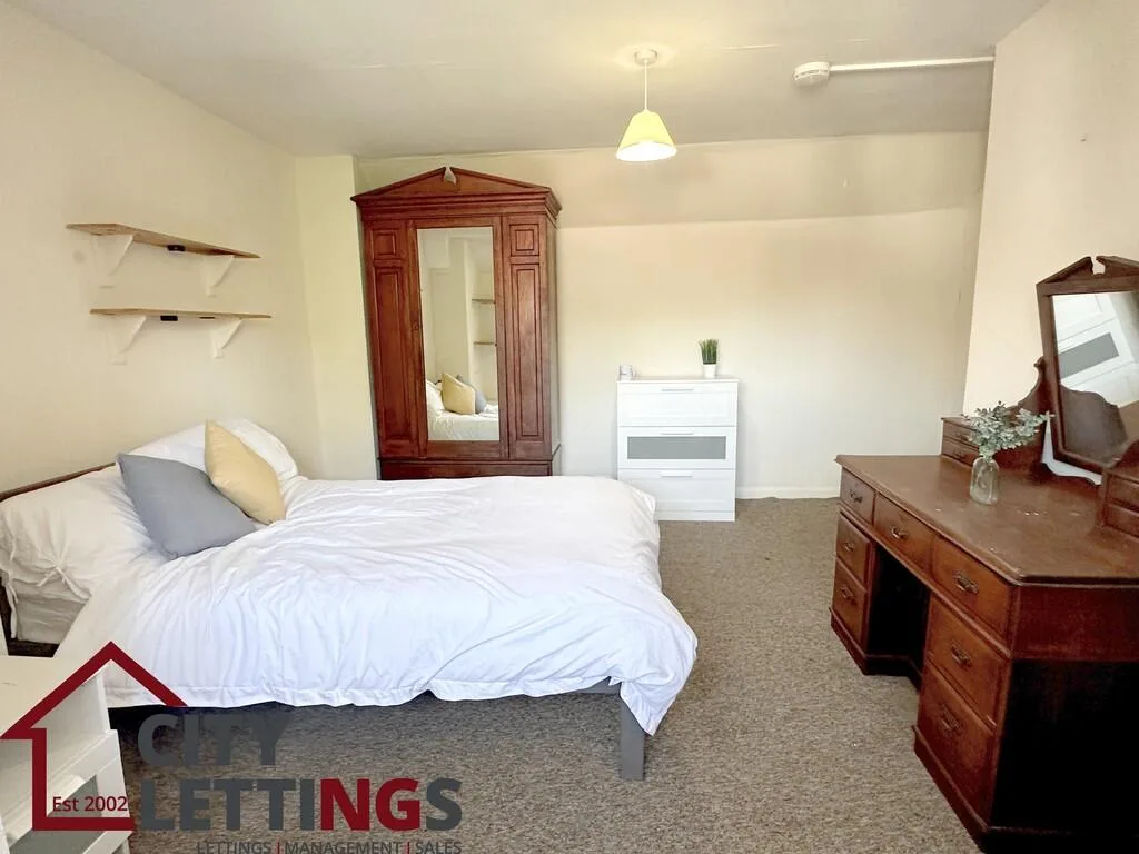 4 bedroom terraced house for rent