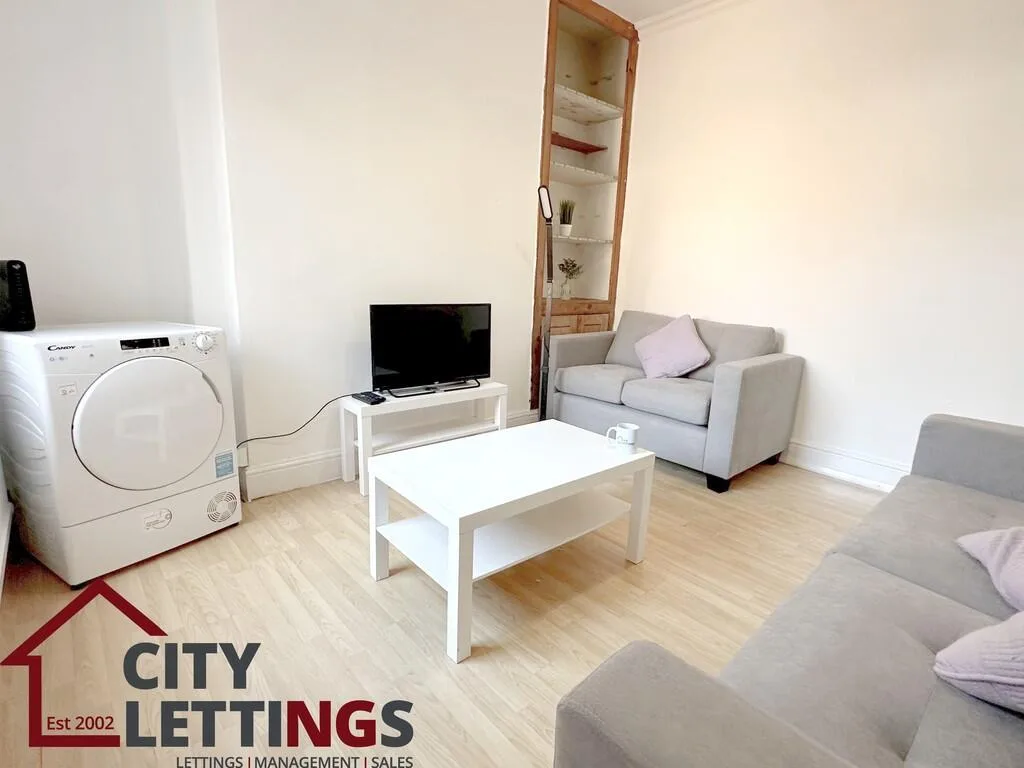 4 bedroom terraced house for rent