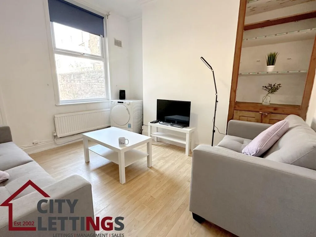 4 bedroom terraced house for rent
