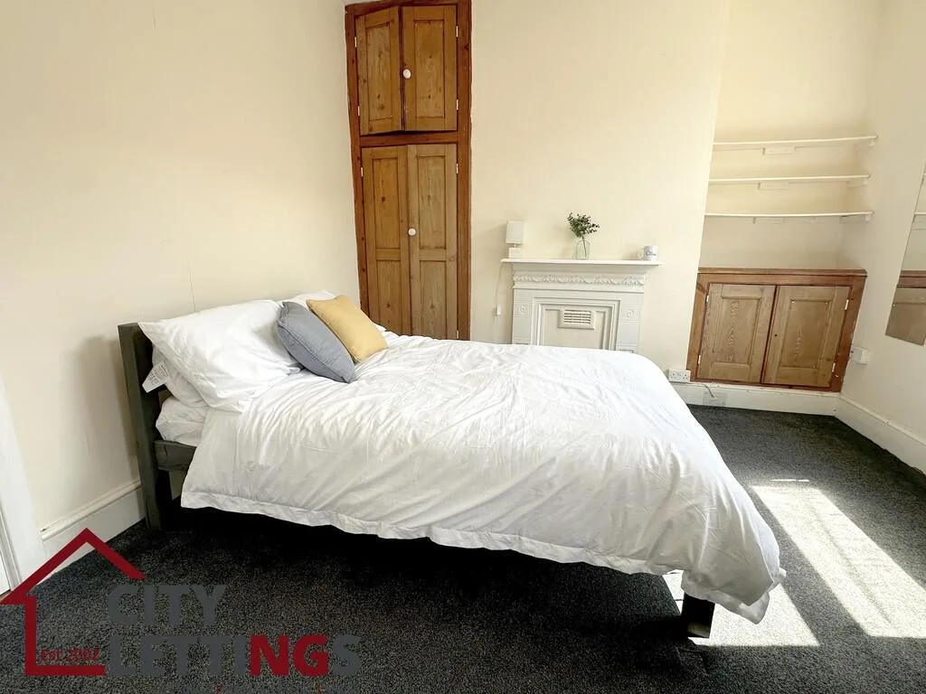 4 bedroom terraced house for rent