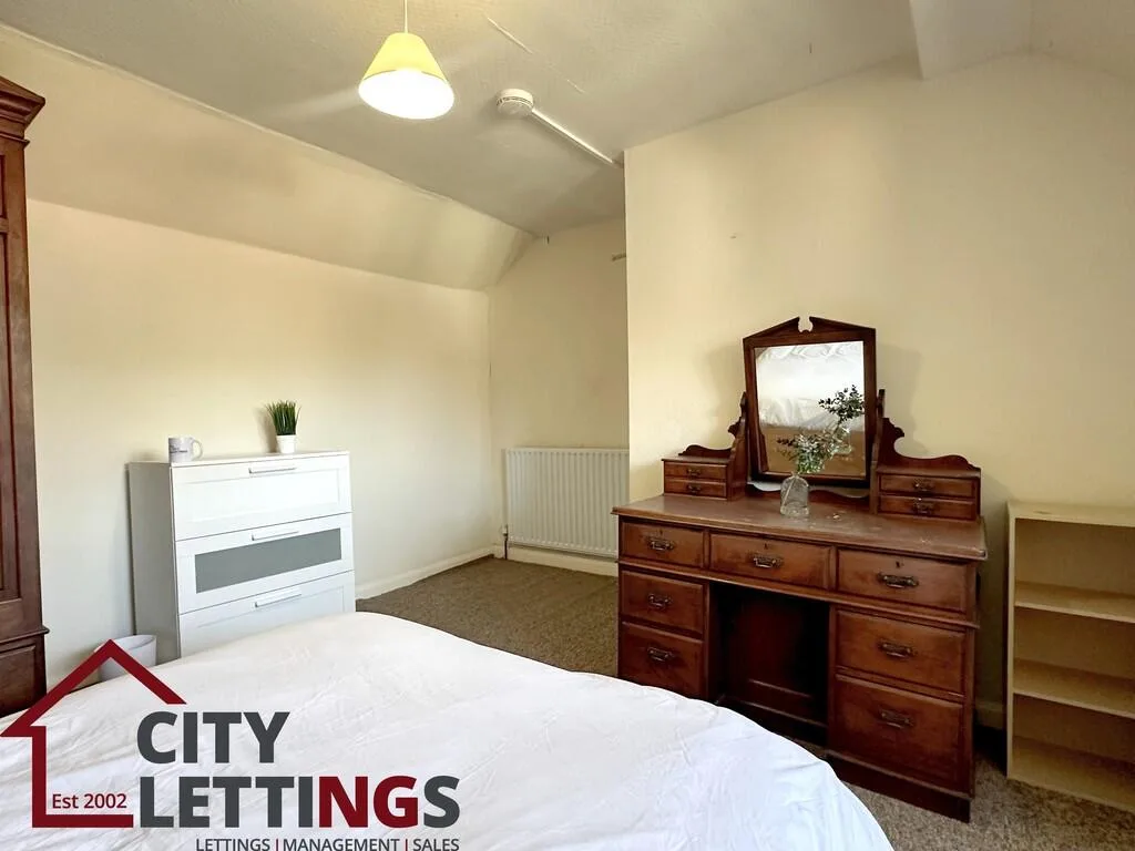 4 bedroom terraced house for rent