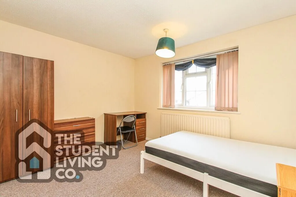 4 bedroom terraced house for rent