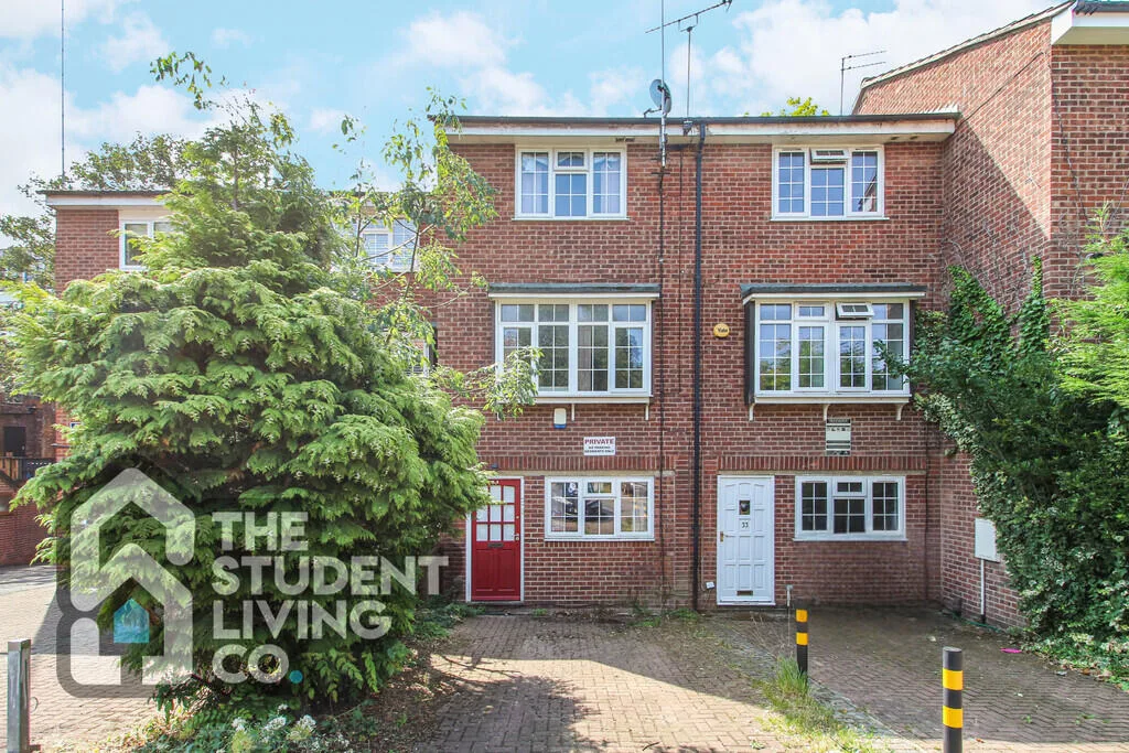 4 bedroom terraced house for rent