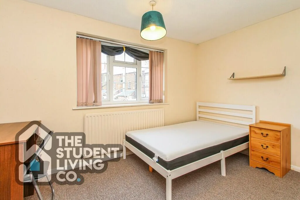 4 bedroom terraced house for rent