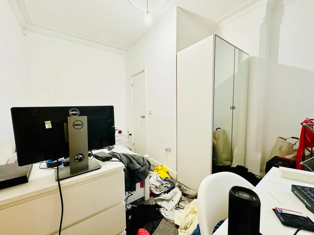 7 bedroom semi-detached house for rent