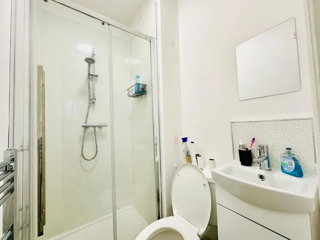 7 bedroom semi-detached house for rent
