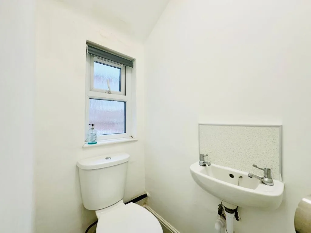 7 bedroom semi-detached house for rent