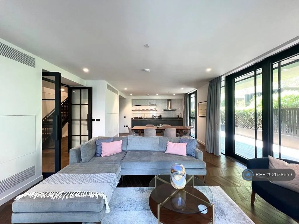 2 bedroom maisonette for rent