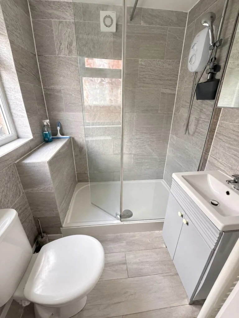 4 bedroom house of multiple occupation for rent