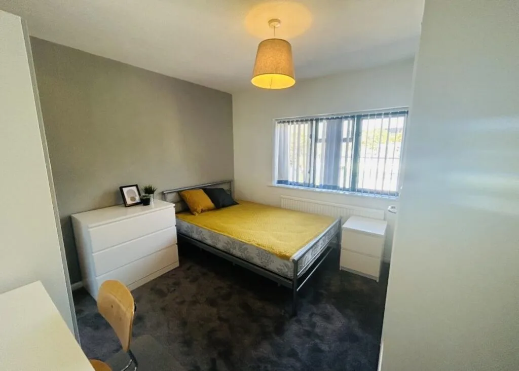 4 bedroom semi-detached house for rent