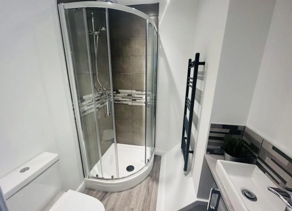 4 bedroom semi-detached house for rent