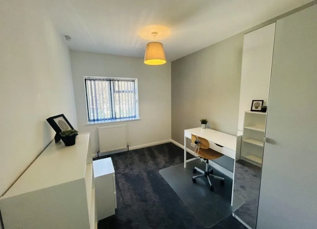 4 bedroom semi-detached house for rent