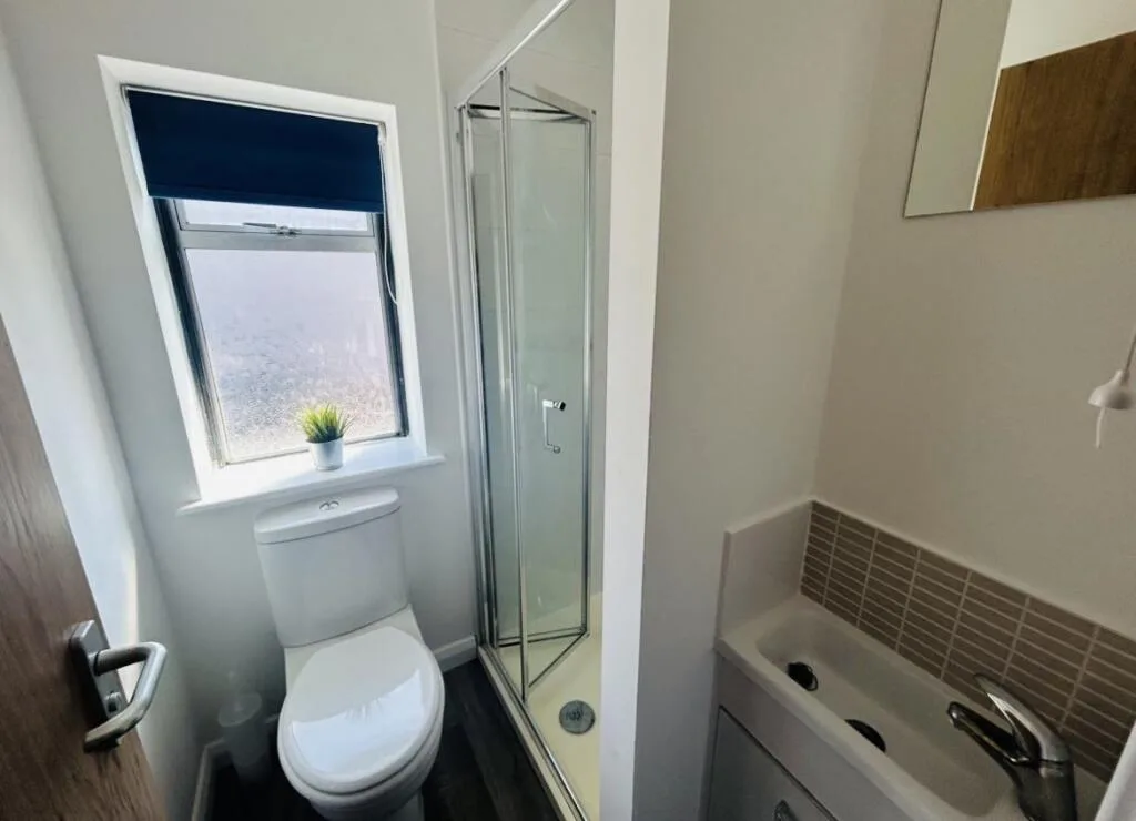 4 bedroom semi-detached house for rent