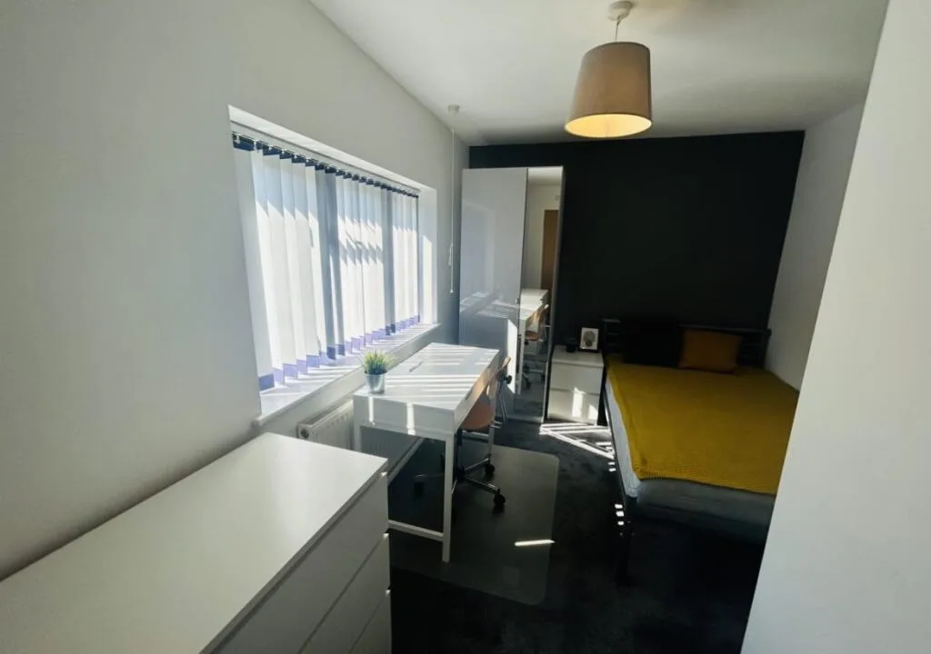 4 bedroom semi-detached house for rent