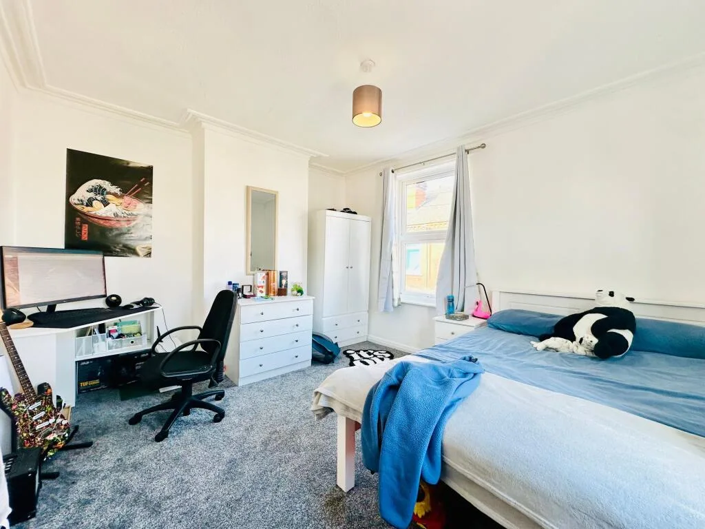 4 bedroom terraced house for rent