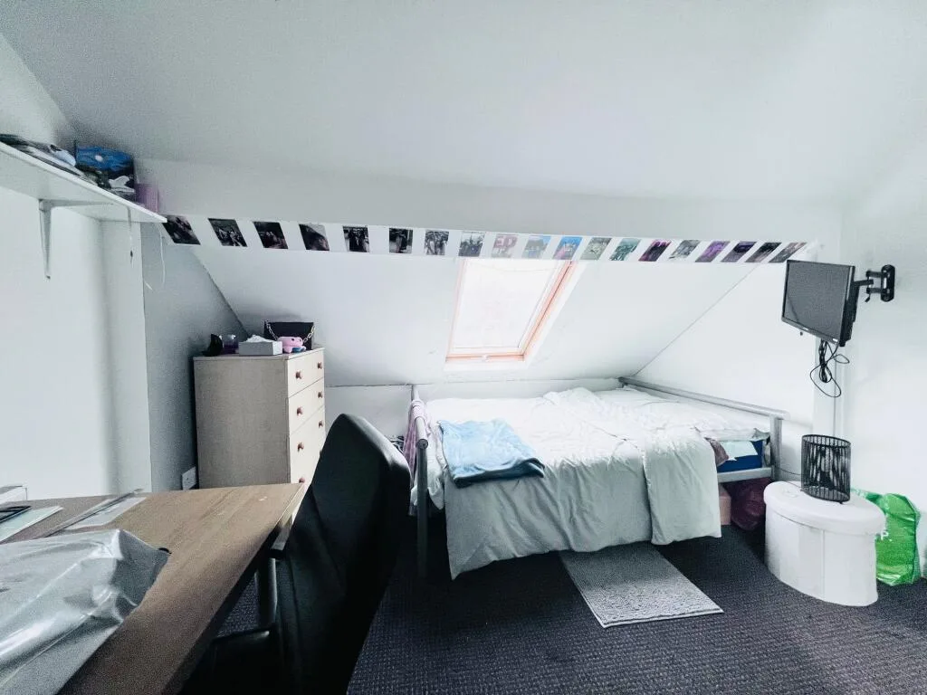 5 bedroom terraced house for rent