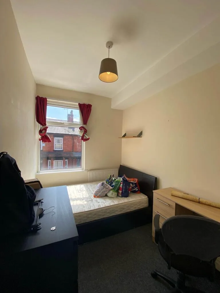 5 bedroom terraced house for rent