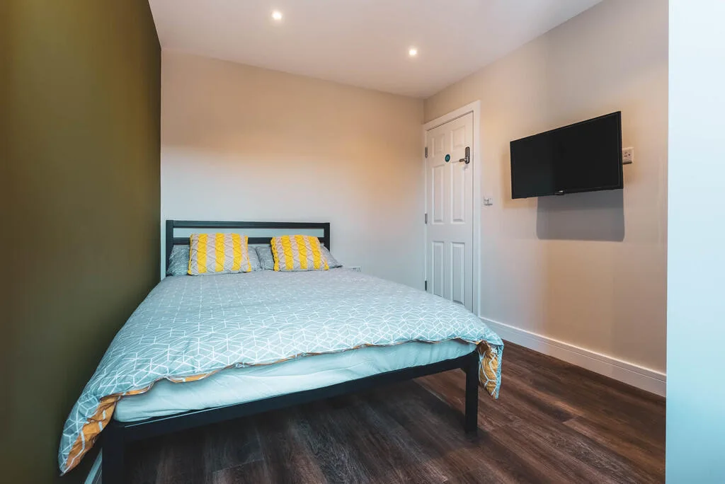 6 bedroom terraced house for rent