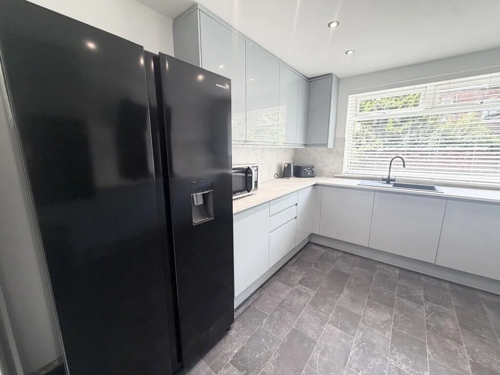 6 bedroom terraced house for rent