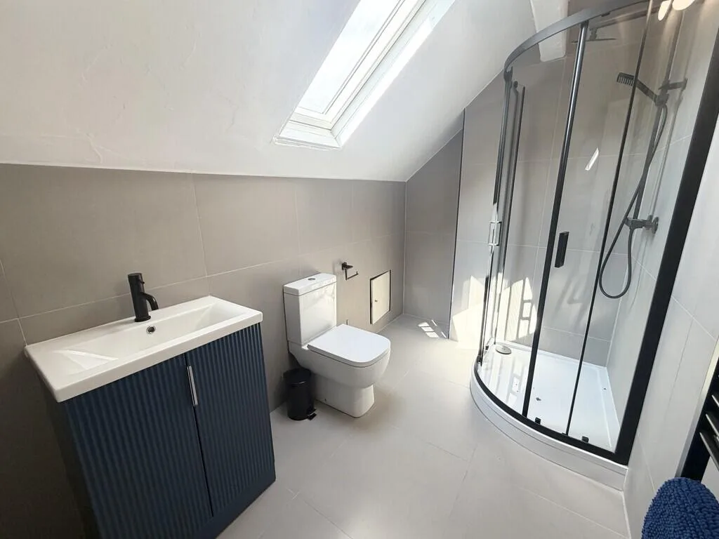 6 bedroom terraced house for rent