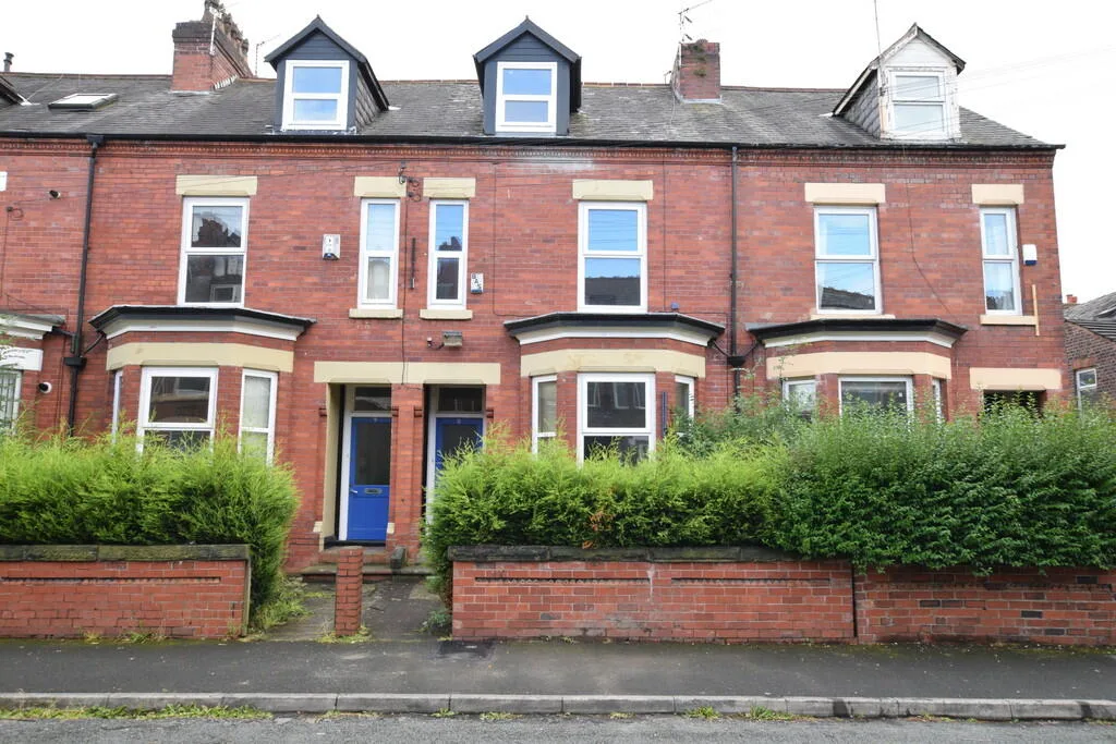 6 bedroom terraced house for rent