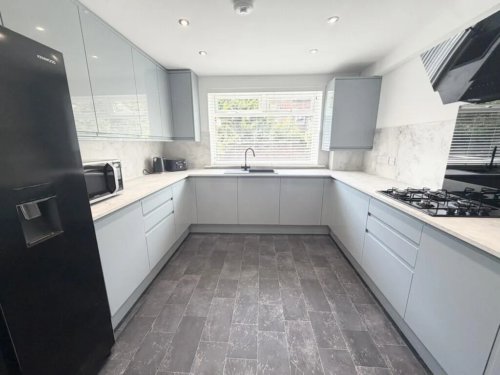 6 bedroom terraced house for rent