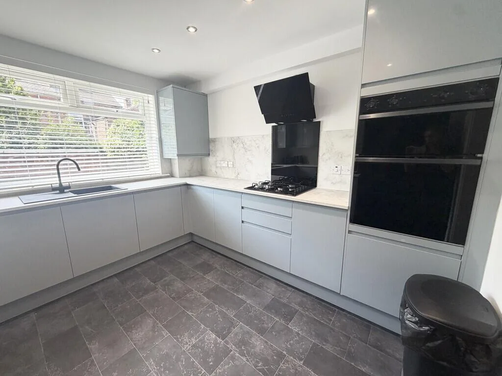 6 bedroom terraced house for rent