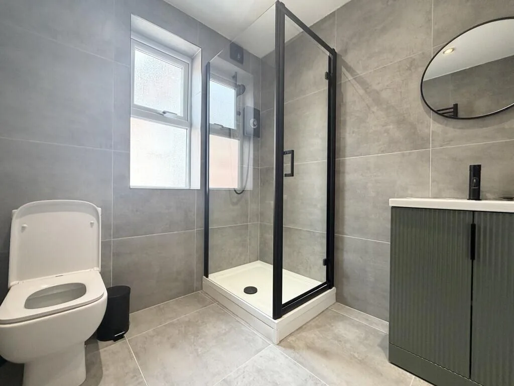 6 bedroom terraced house for rent