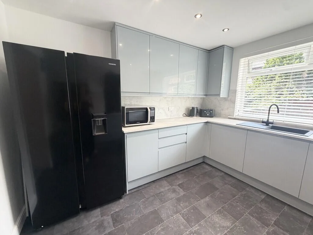 6 bedroom terraced house for rent