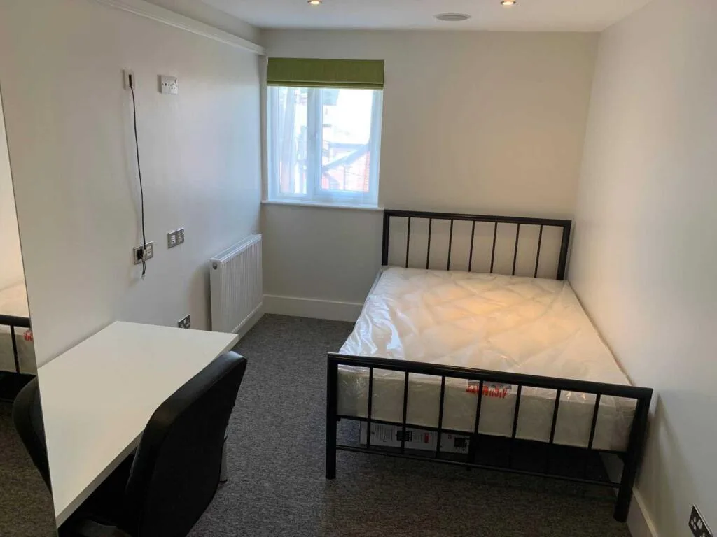 6 bedroom terraced house for rent