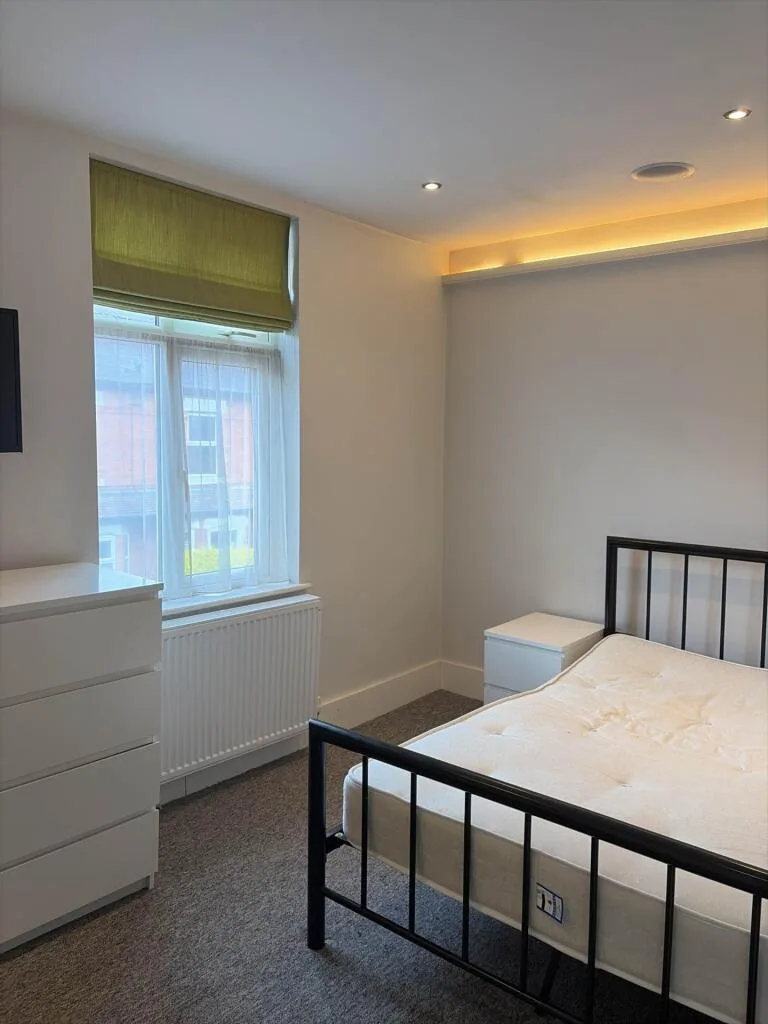 6 bedroom terraced house for rent