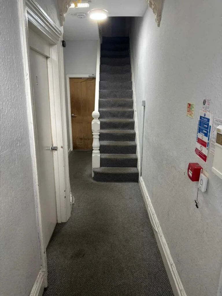9 bedroom semi-detached house for rent