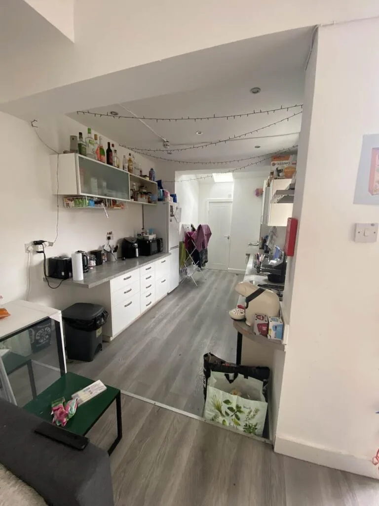5 bedroom end of terrace house for rent