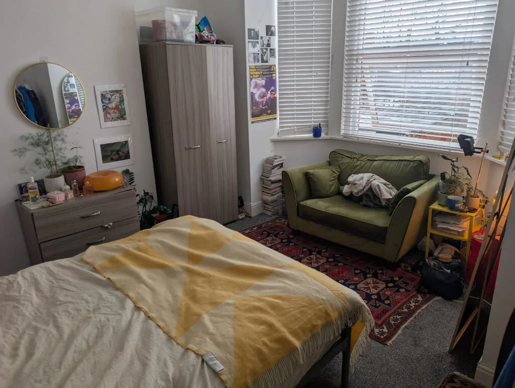 6 bedroom end of terrace house for rent