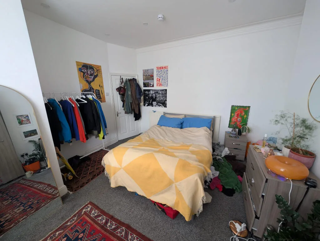 6 bedroom end of terrace house for rent
