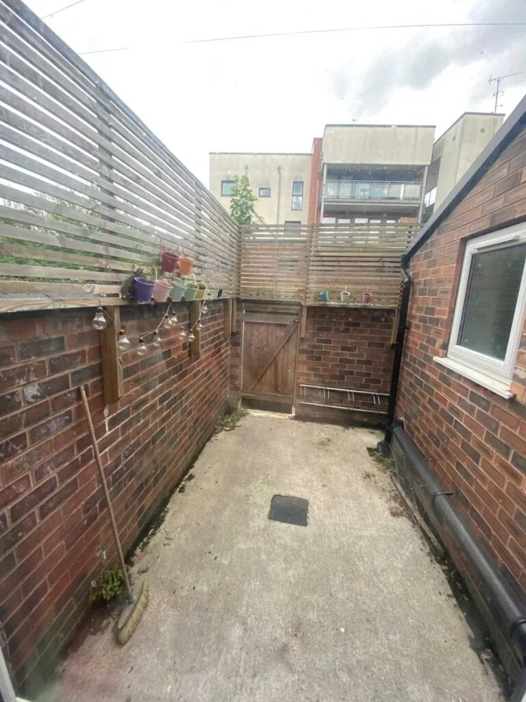6 bedroom terraced house for rent