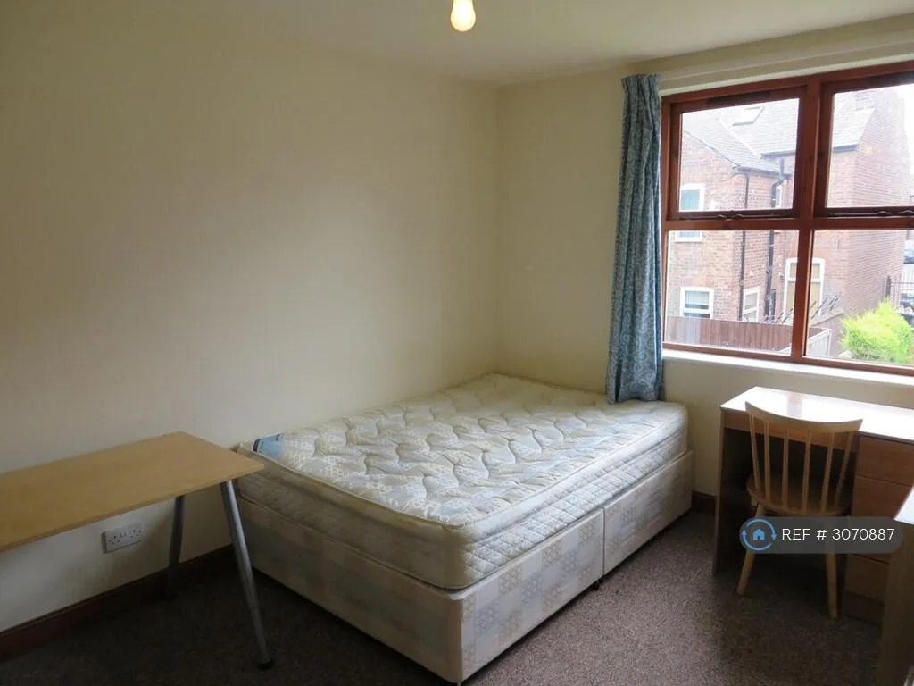 5 bedroom semi-detached house for rent