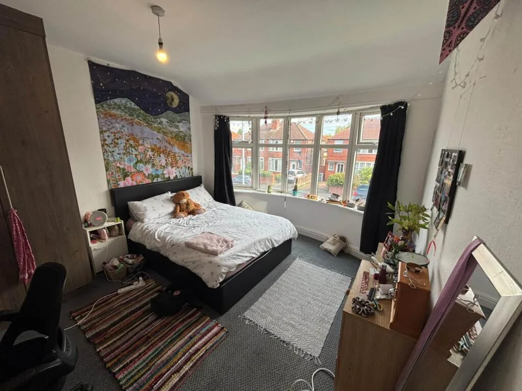 3 bedroom semi-detached house for rent