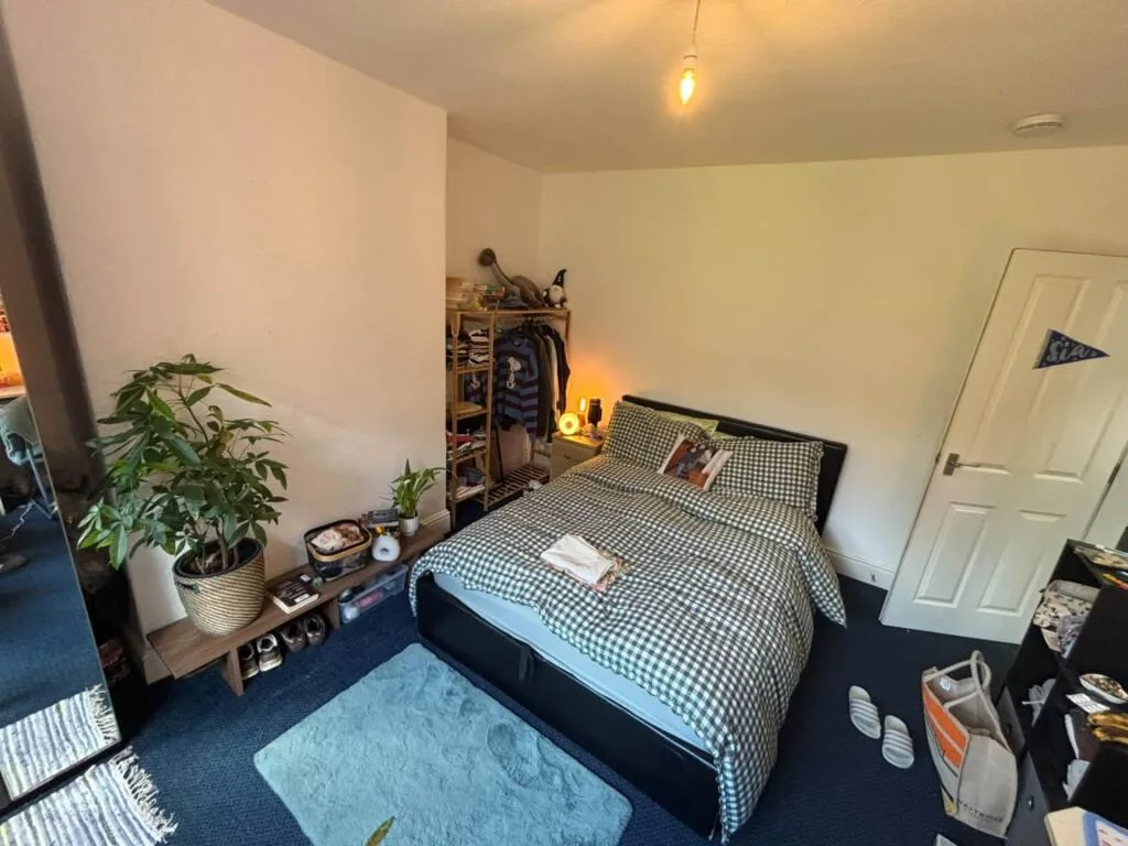 3 bedroom semi-detached house for rent