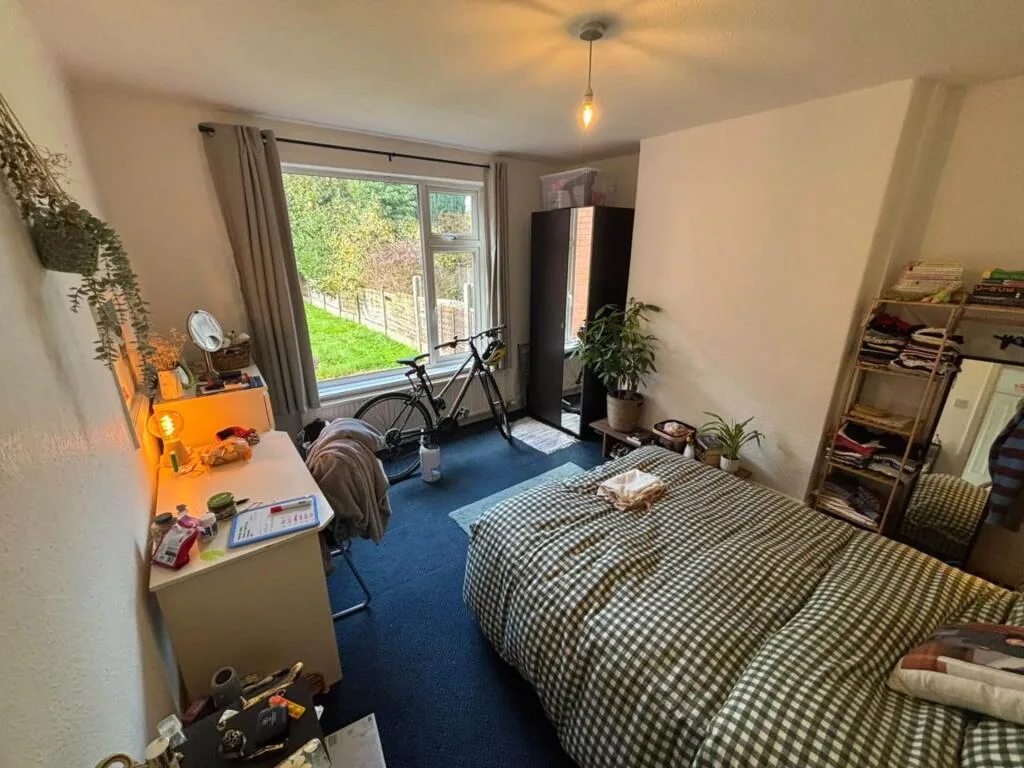 3 bedroom semi-detached house for rent